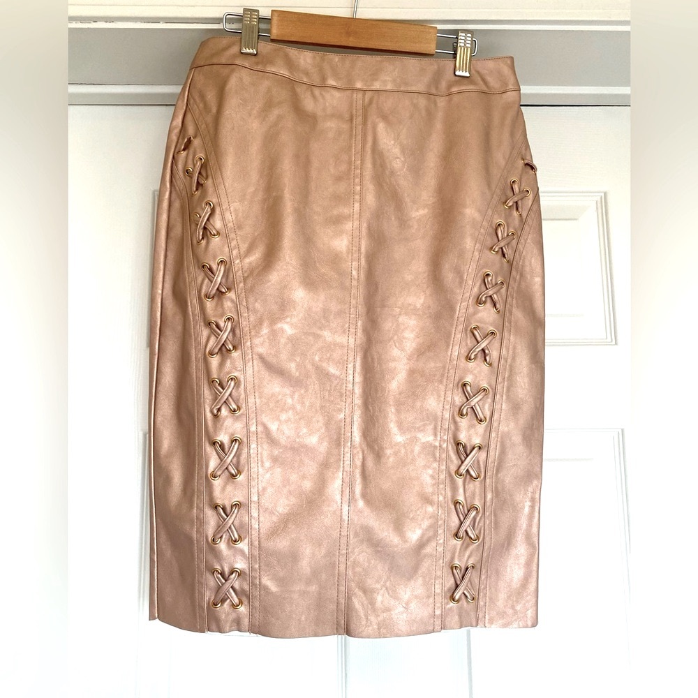 NWT Sz M Shoe Dazzle Rose Gold Faux Leather Skirt